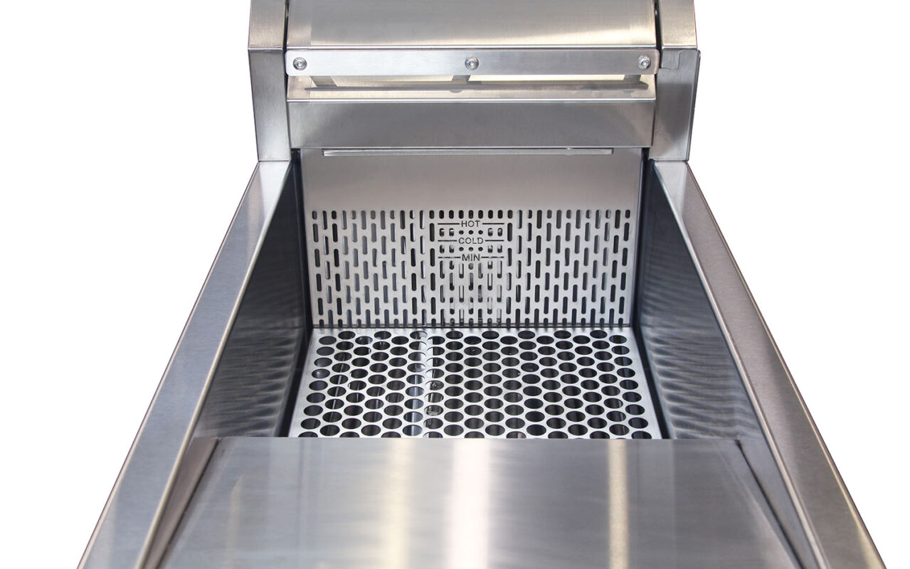 Roband AF Fryer showing-oil-levels-and-fish-plate